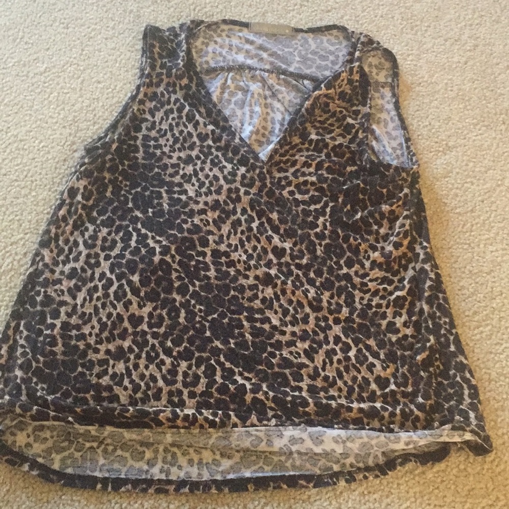Cute tank vneck